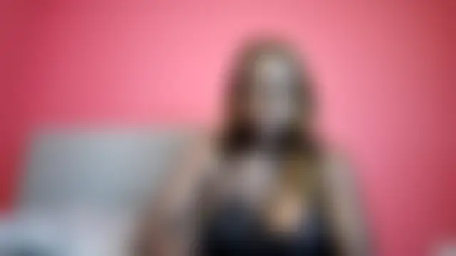 Slutty_Kiki_Bella Adlı Modelin Canlı XXX Sohbeti