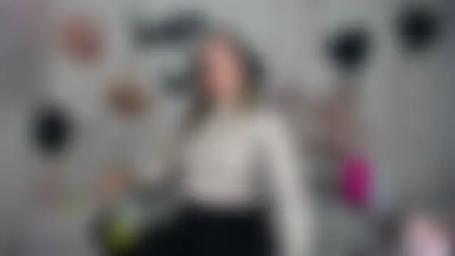 LauraSofia_Cam Adlı Modelin Canlı XXX Sohbeti