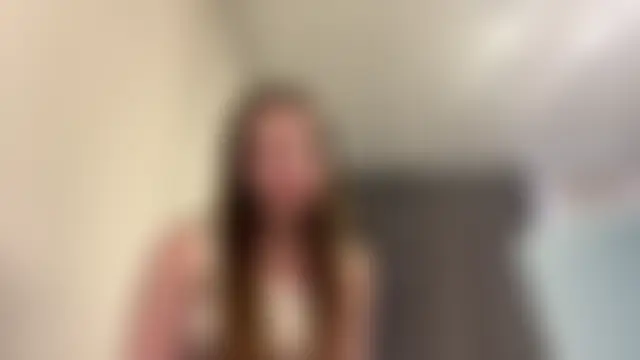 הופעת סקס קאם בשידור חי של ManyDozens