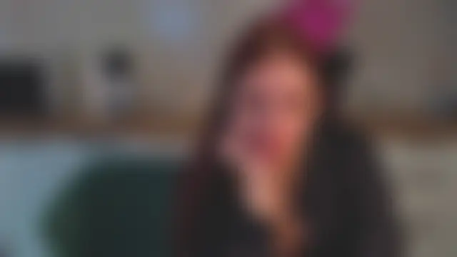 Sofia_Plump's Live Chat Room