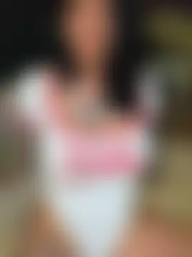 EmilyDiazofficial Adlı Modelin Canlı XXX Sohbeti