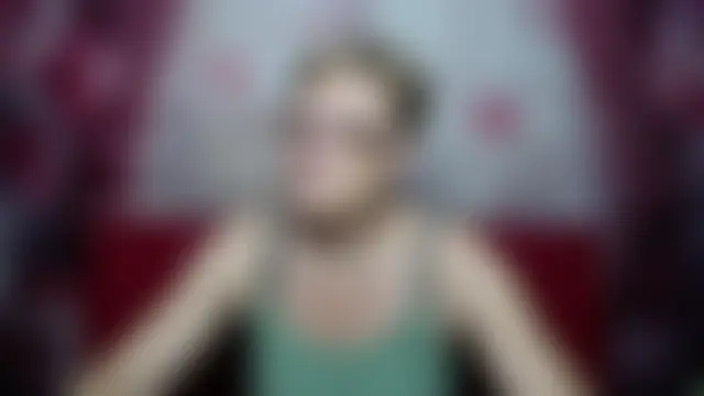 EmiliaGree Adlı Modelin Canlı XXX Sohbeti