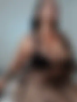 دردشة celeste_curvy الجنسية المباشرة