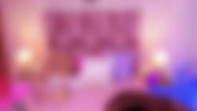 Luna_Swift's Live Chat Room