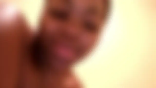 XXX chat uživo modela Queen_BootyXXX