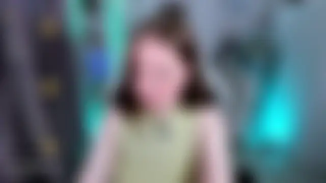 Elisabeth_Binder Chat XXX in diretta
