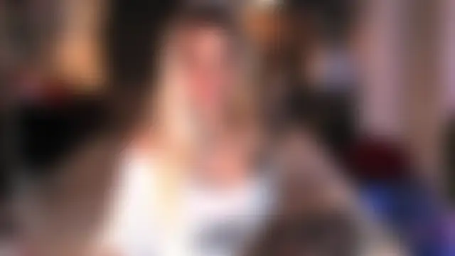 ParisianDoll Pertunjukan Webcam