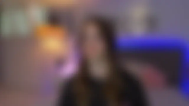 LuisaClover XXX чат на живо