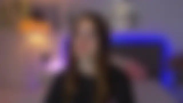 LuisaClover XXX чат на живо