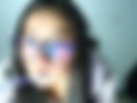 KUTTY_MODEL élő XXX-chatje