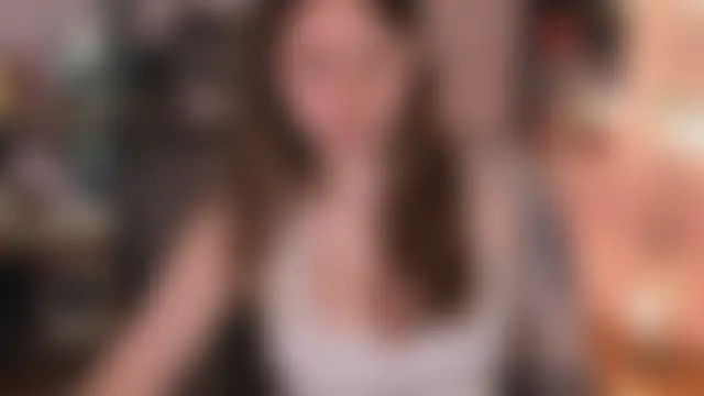 _AnnaStark_ Adlı Modelin Canlı XXX Sohbeti