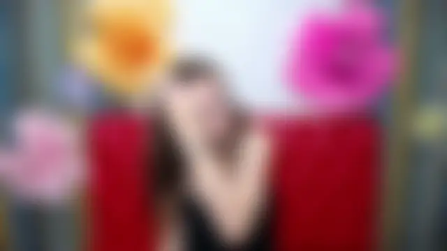 XXX chat uživo modela MeganPirs