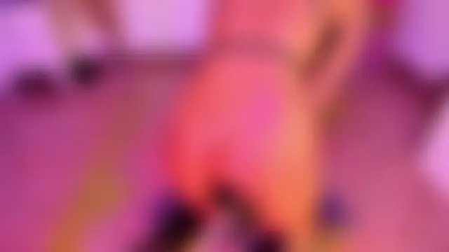 צ'אט XXX בשידור חי של Tylla__