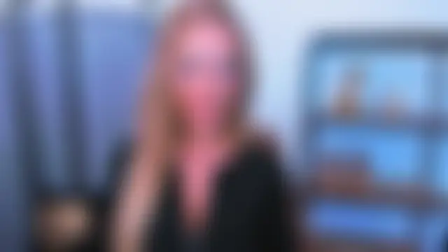 AulloraHoney Adlı Modelin Canlı XXX Sohbeti