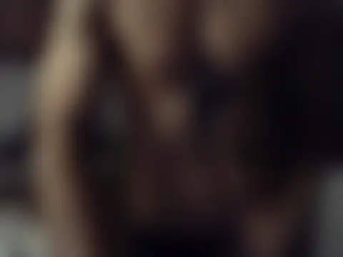 Show modela noiraztec na web-kameri