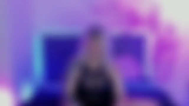 JoannLowe live XXX chat