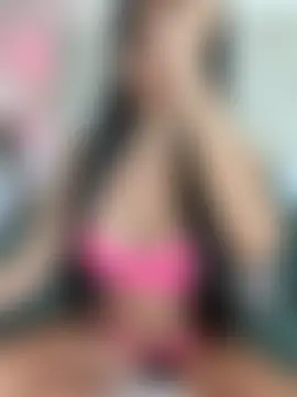 XXX chat uživo modela LoveLillyy