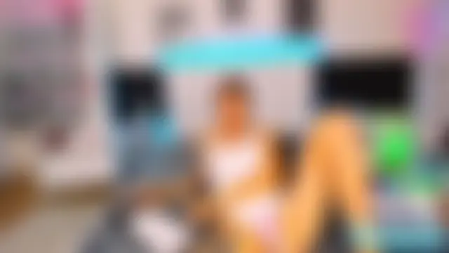 KiraNeeww Adlı Modelin Canlı XXX Sohbeti