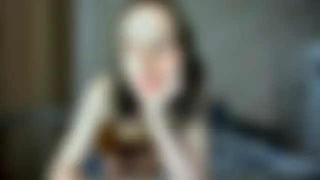 Anika_bloom élő chatszobája