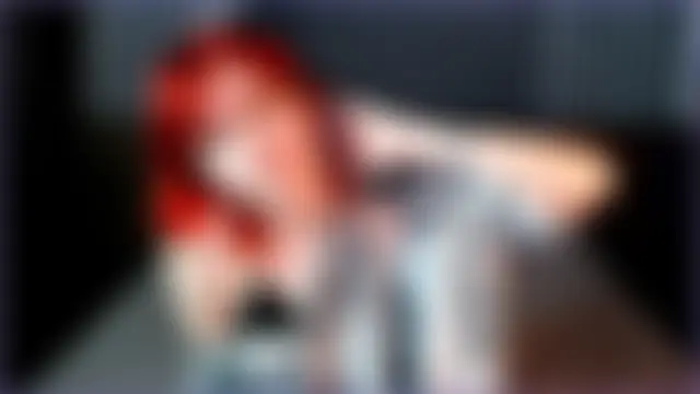 غرفة دردشة Avrora_Vance المباشرة