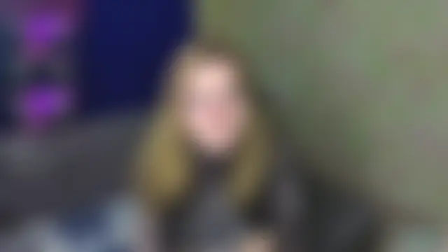 HelenMartines élő chatszobája