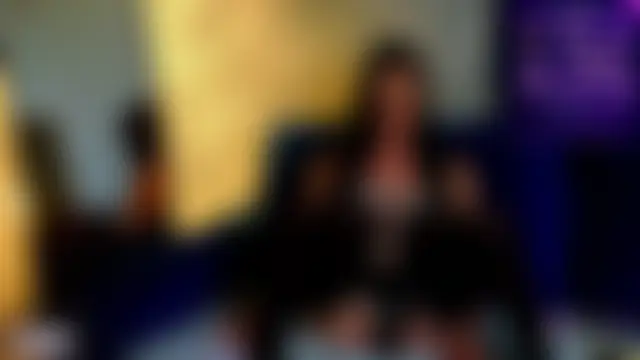 غرفة دردشة _YourSubmissive_ المباشرة