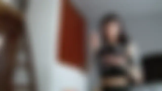 Emilia_1995 লাইভ XXX চ্যাট