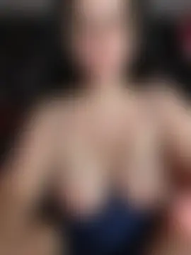 AddieAdams Show in webcam