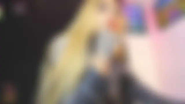 naughty_trans_dolls Adlı Modelin Web Kamerası Şovu
