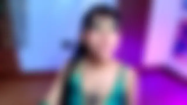 Violette_Noir Adlı Modelin Canlı XXX Sohbeti