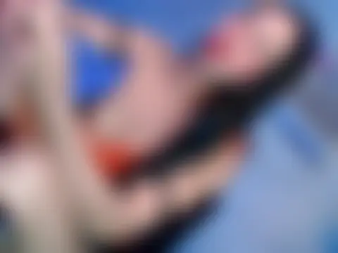 Seks show uživo modela Angel_foxxxxx na kameri