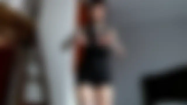 Emilia_1995's Live Chat Room