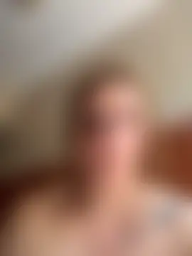 Hot-Milf4U élő chatszobája