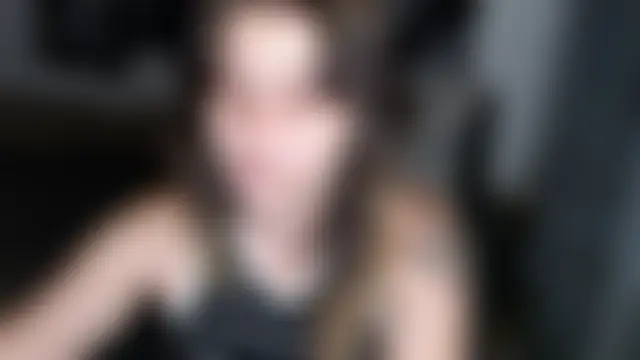 AlienforTwenty's Live Chat Room