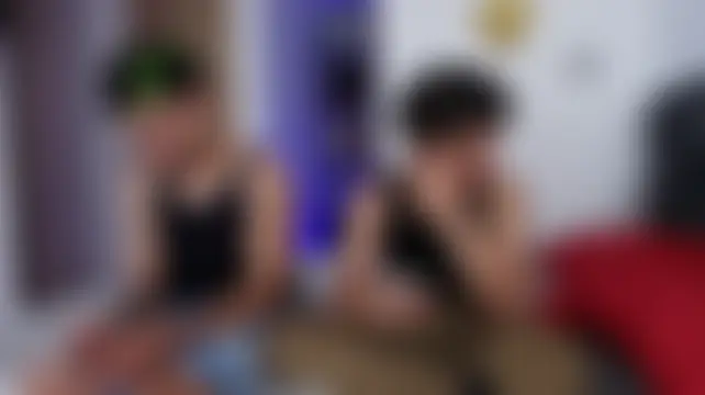 Two_sinzXX's Live Sex Cam Show