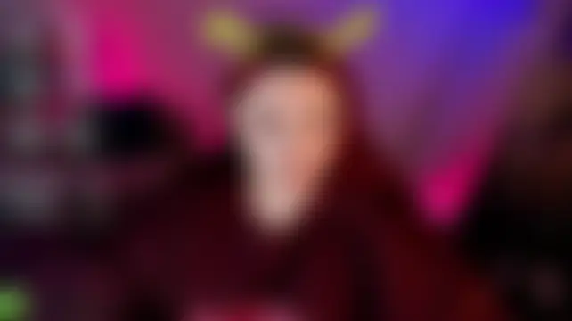 Mia_R0ss' Live Chat Room