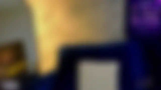 غرفة دردشة _YourSubmissive_ المباشرة