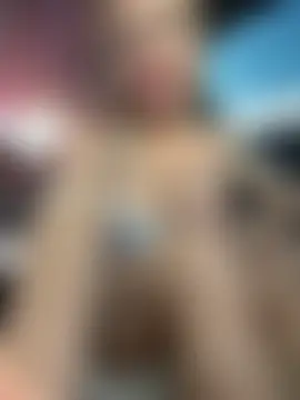 MilfNextDoor20's Live XXX Chat