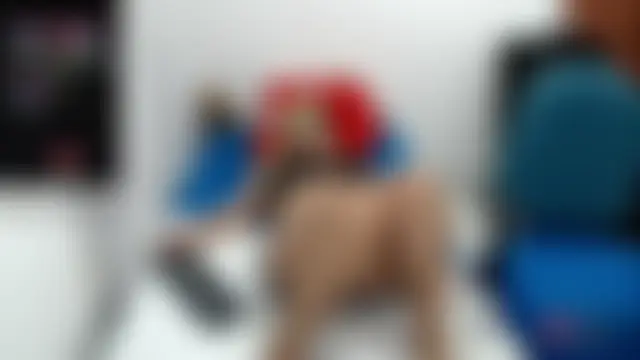 חדר צ'אט בשידור חי של LAURA_Foxht
