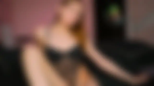 Pertunjukan Kamera Web iwishiwasurgurl