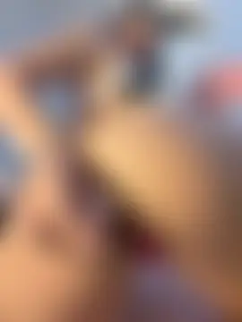 חדר צ'אט בשידור חי של itsclaiire