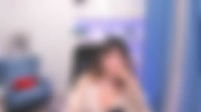 غرفة دردشة AnneTLi المباشرة