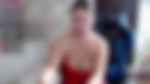 Korolek12 Adlı Modelin Canlı Sohbet Odası