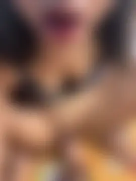 Lisa_Bhabi Adlı Modelin Canlı Sohbet Odası