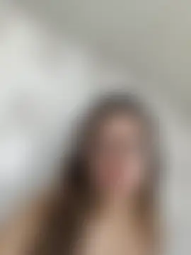 חדר צ'אט בשידור חי של CharlotteGlow