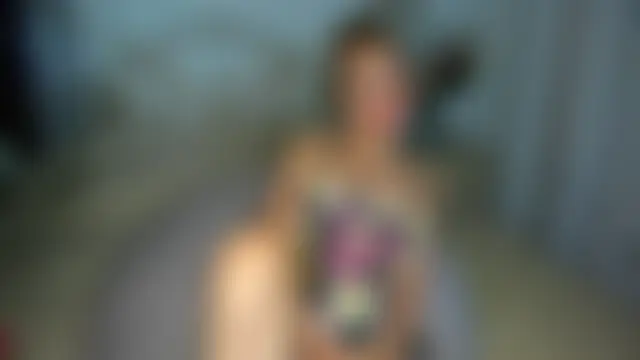 Radmila_Queen_ élő chatszobája