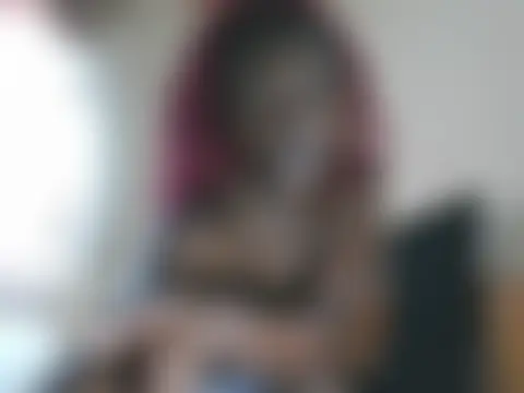 charmzslutty 现场聊天室