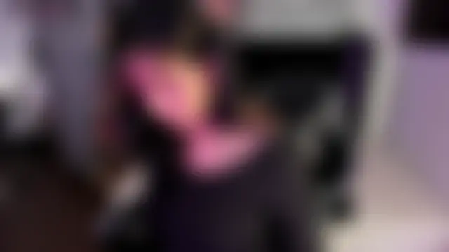 חדר צ'אט בשידור חי של eyes_moonn