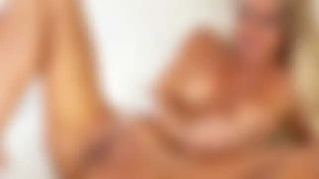 FitMilfBecca লাইভ চ্যাট রুম
