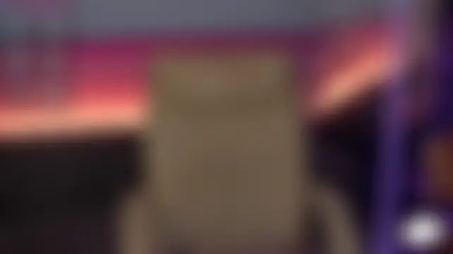 Živá chatovací místnost JasminBee